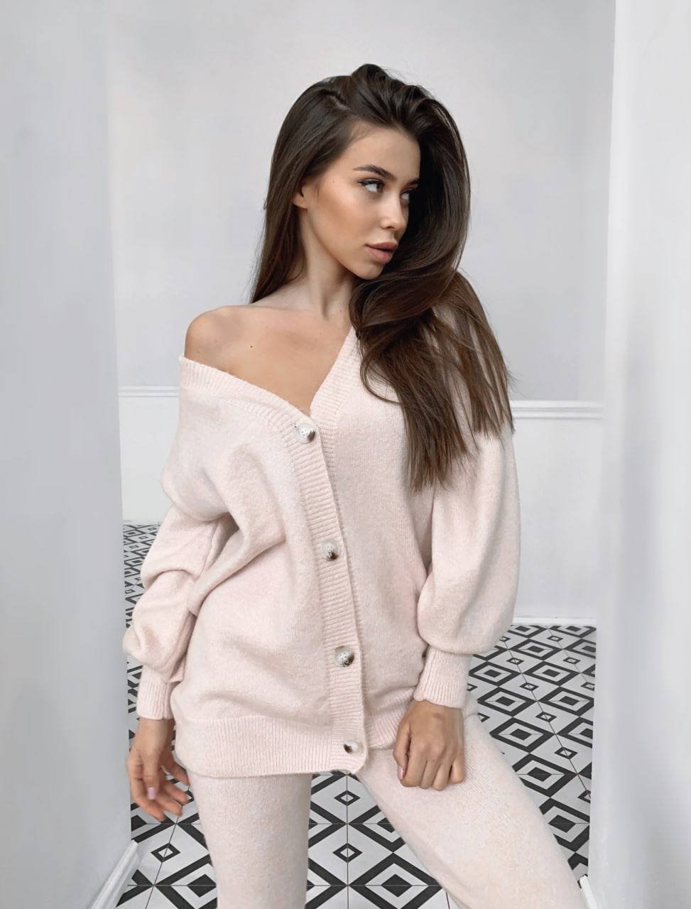 Basic cashmere suit with buttons - Image 7