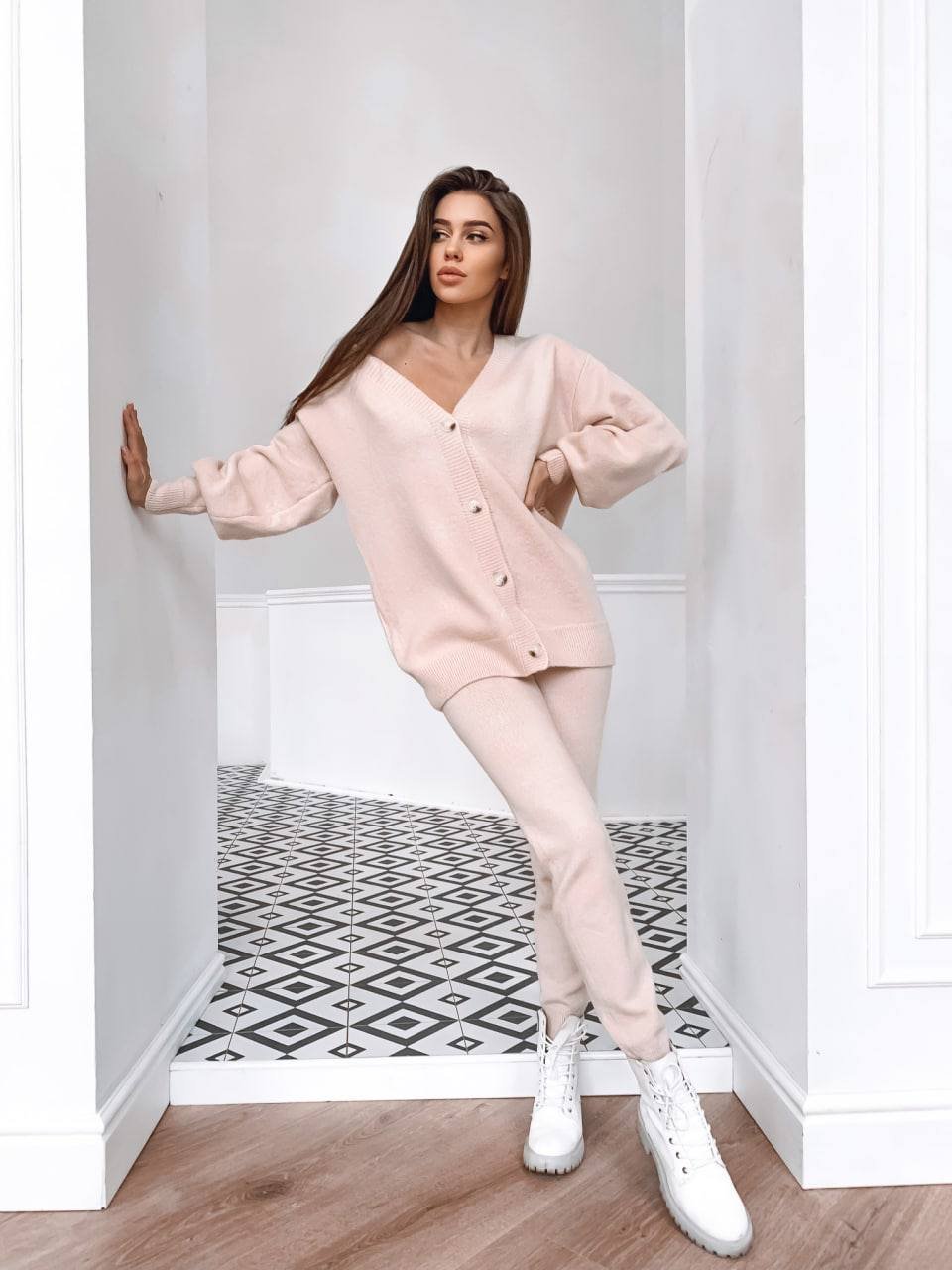 Basic cashmere suit with buttons - Image 8