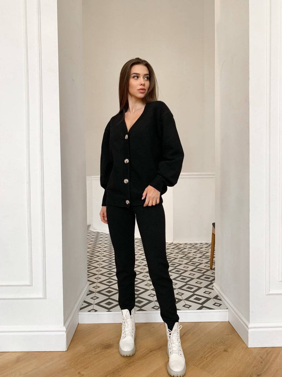 Basic cashmere suit with buttons - Image 10