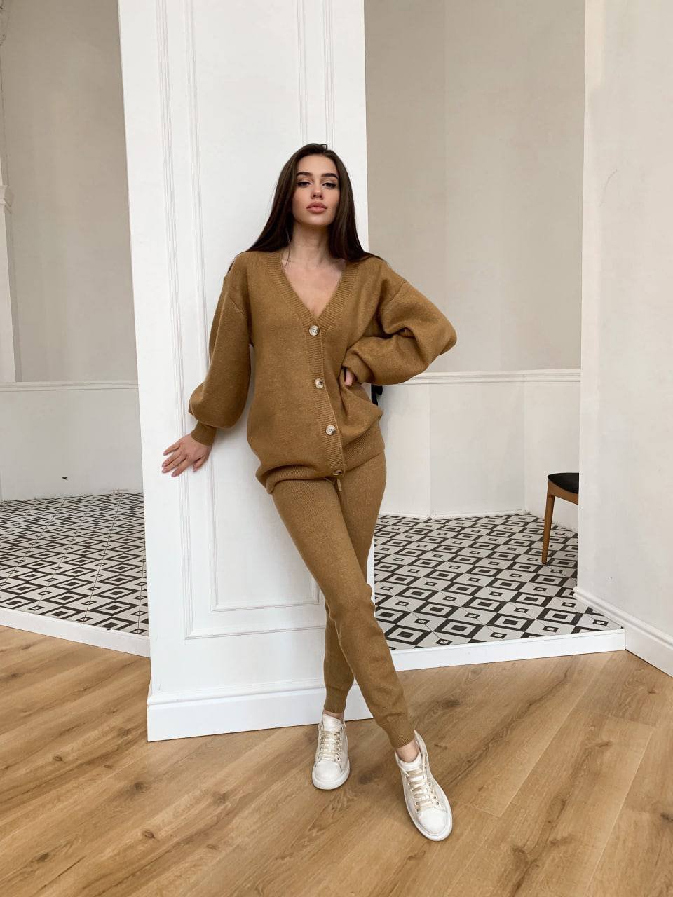 Basic cashmere suit with buttons - Image 12