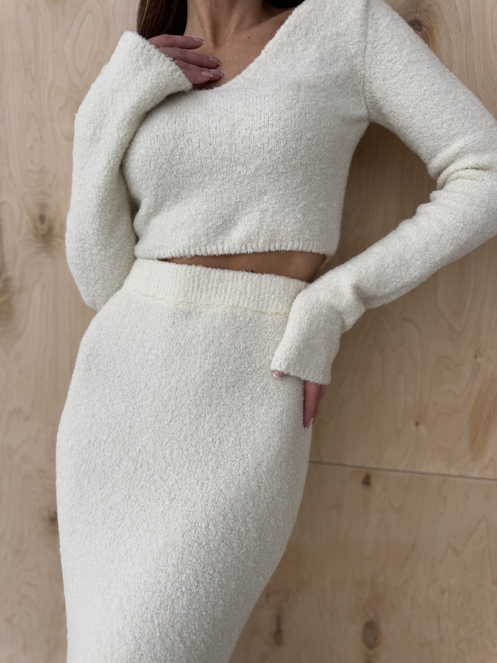 Stylish knitted Boucle suit - Image 3