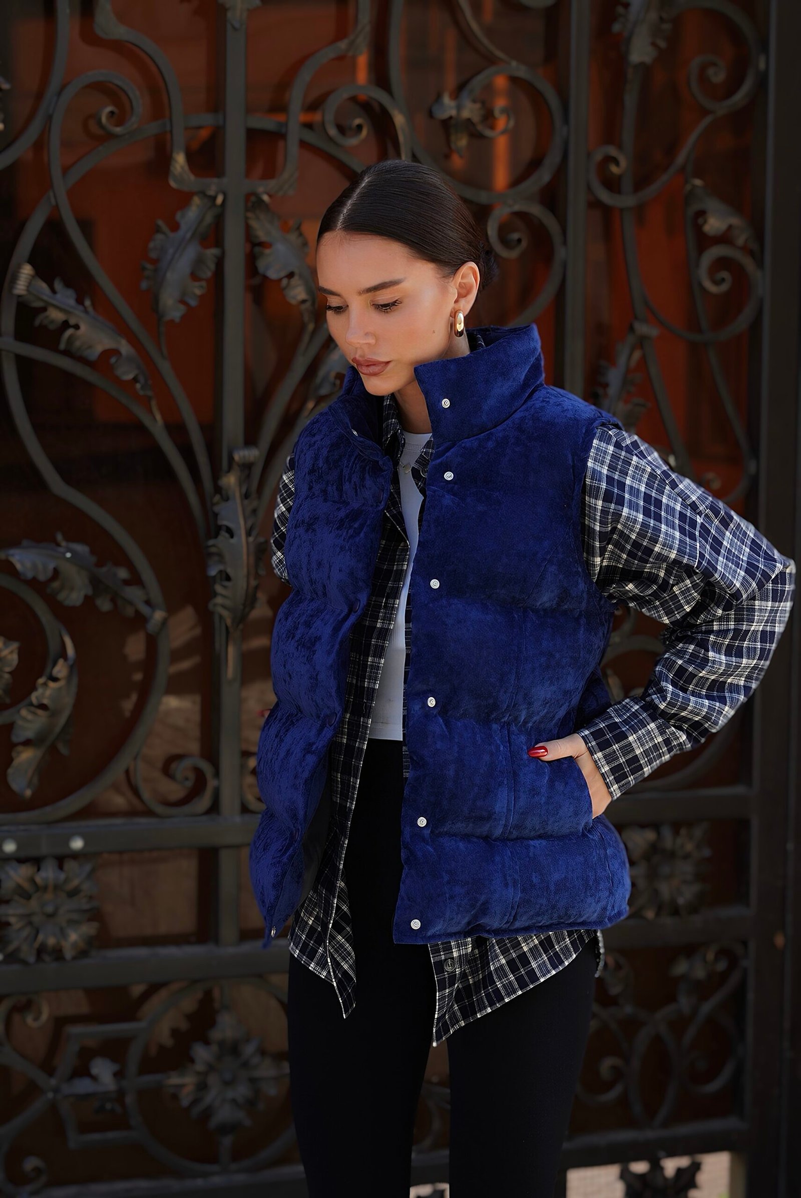 Velvet vest with collar