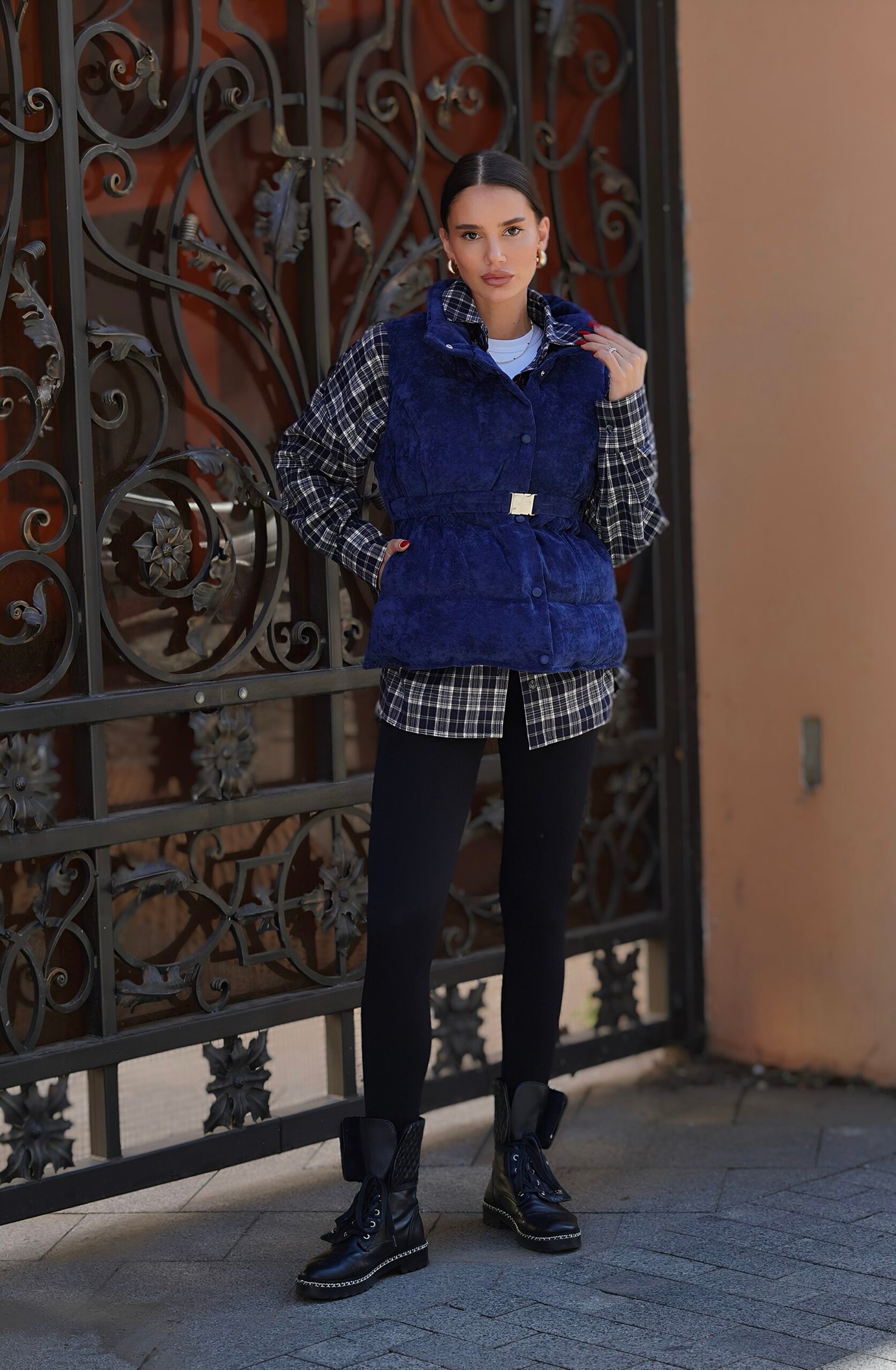 Velvet vest with collar - Image 5