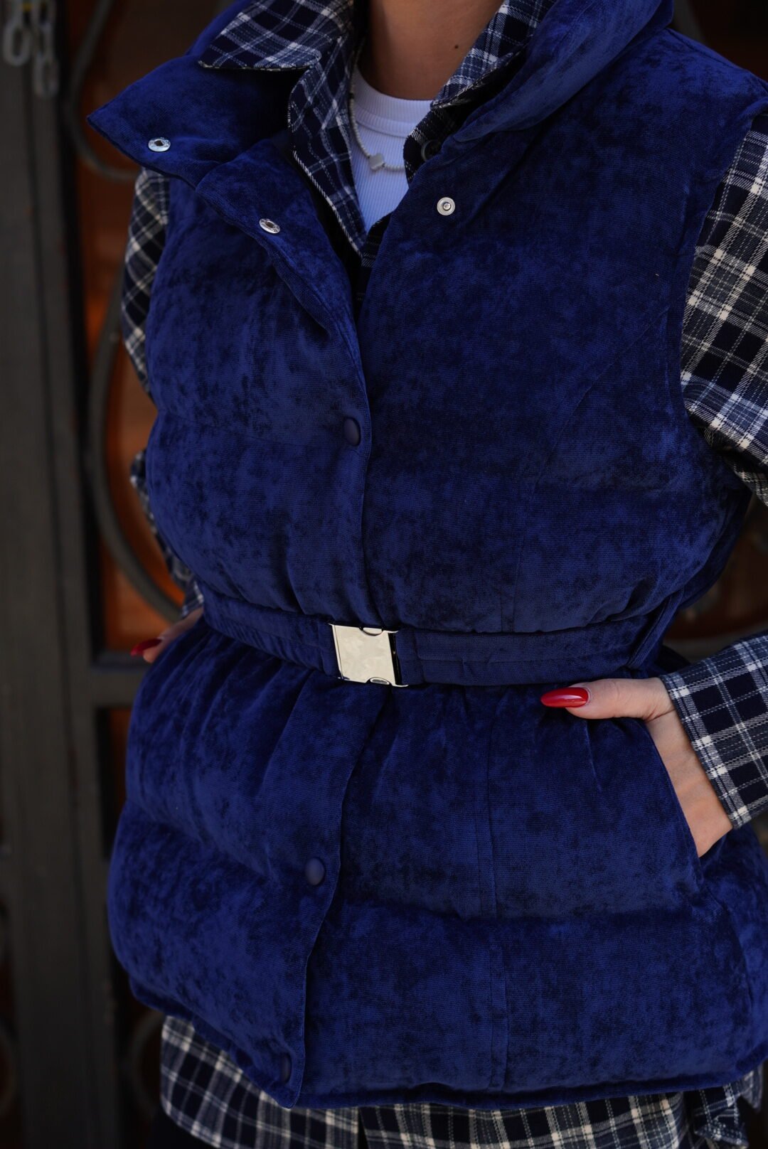 Velvet vest with collar - Image 3